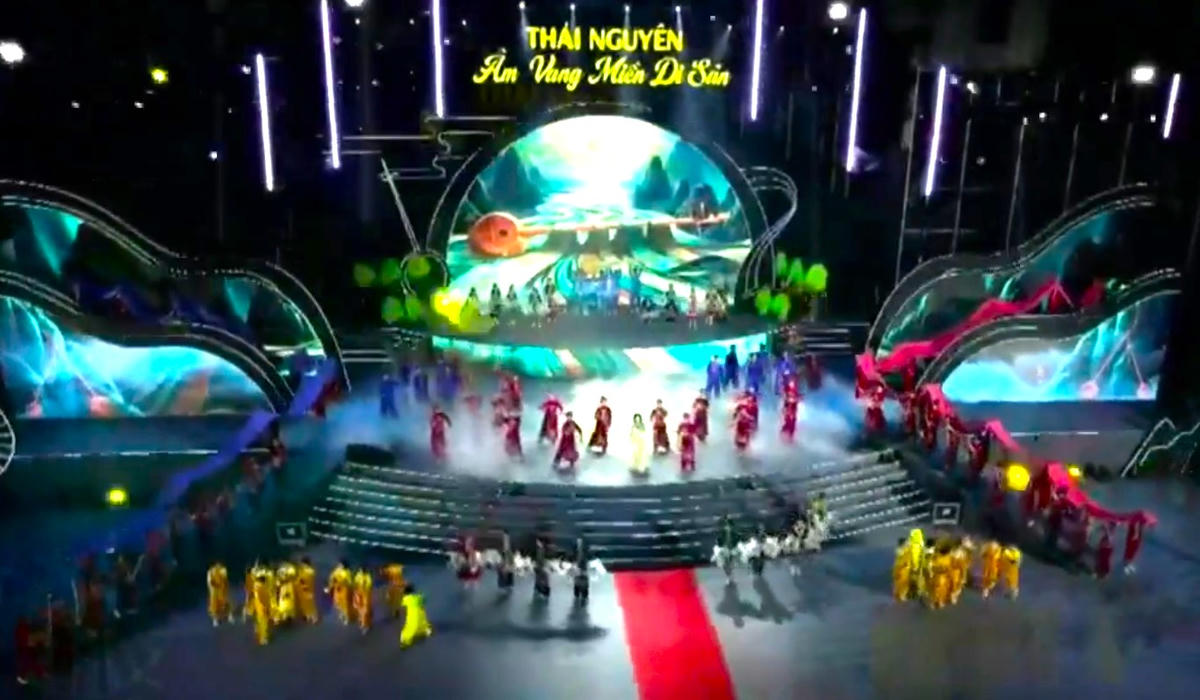 Sân khấu hoành tráng sự kiện Thái Nguyên - Âm vang miền di sản: Ảnh: Nguyễn Toán.