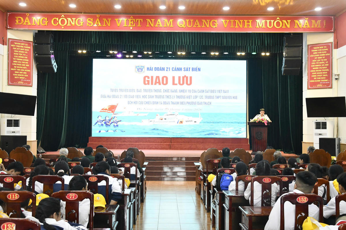 Toàn cảnh buổi Tuyên truyền biển, đảo. Ảnh: CV.