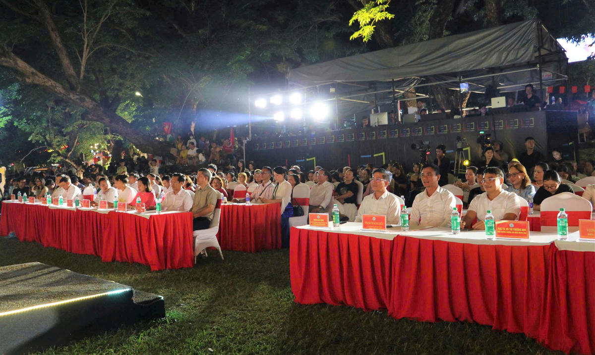 Các đại biểu tham dự lễ hội “Sắc sưa Hương Trà - Đà Nẵng năm 2026”. Ảnh: Nguyễn Tín.