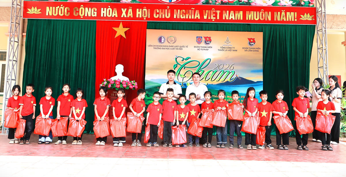 “Chạm” để lan toả yêu thương