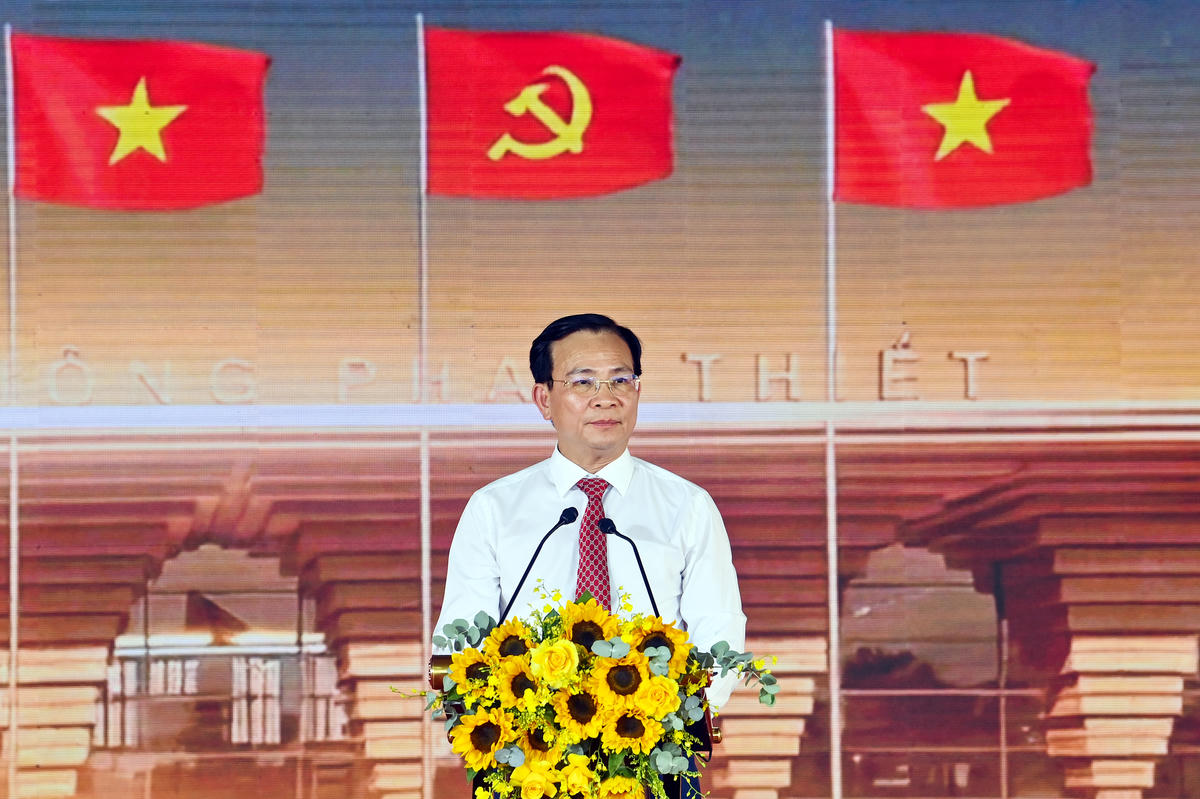 Ông Hồ Văn Mười, Uỷ viên Trung ương Đảng, Phó Bí thư Tỉnh Uỷ, Chủ tịch UBND tỉnh Lâm Đồng phát biểu