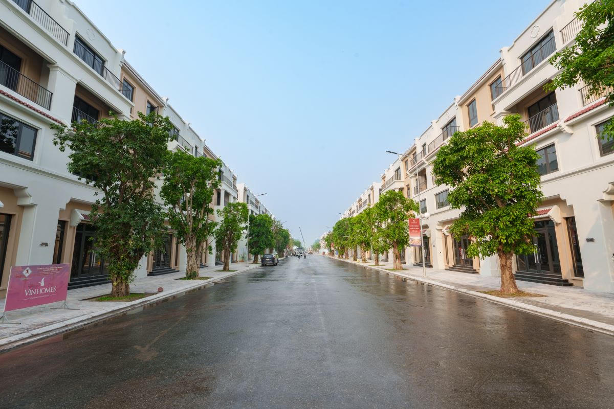 Shophouse nằm ngay trục đại lộ đón lượng khách hàng đều đặn, mang đến doanh thu vượt trội