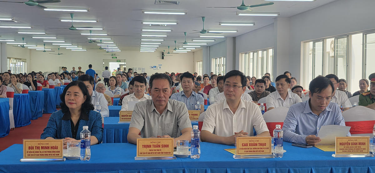 Các đại biểu tham dự buổi lễ. Ảnh: Nguyễn Chung.