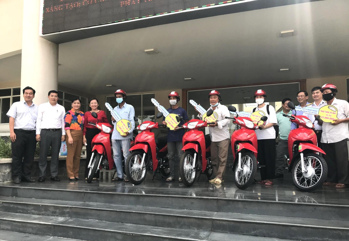 Trao sinh kế là hoạt động thiết thực, giúp nghèo nghèo ổn định và vươn lên trong cuộc sống một cách bền vững. Ảnh: Q.Đ.