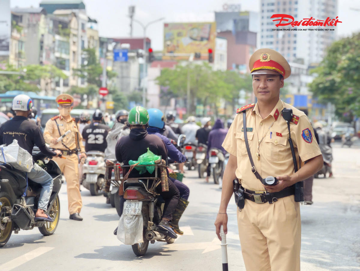 Thực hiện kế hoạch của Công an TP Hà Nội, Phòng Cảnh sát giao thông đã chủ động triển khai đồng bộ các phương án, tăng cường lực lượng tuần tra, kiểm soát trên các tuyến, địa bàn trọng điểm nhằm kịp thời phát hiện, xử lý vi phạm.