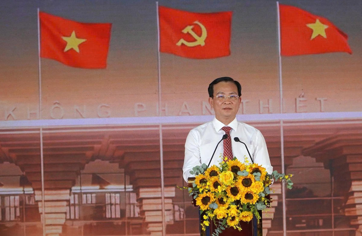 Ông Hồ Văn Mười, Phó bí thư Tỉnh ủy, Chủ tịch UBND tỉnh Lâm Đồng, phát biểu tại Lễ khởi công.