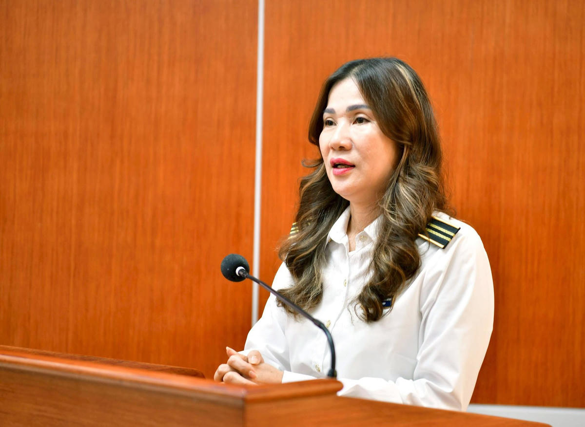 Ủy viên Ban Chấp hành Đảng bộ KTNN, Tổng Biên tập Báo Kiểm toán Nguyễn Thị Quỳnh Minh là báo cáo viên của Đảng ủy Quốc hội. Ảnh: TL