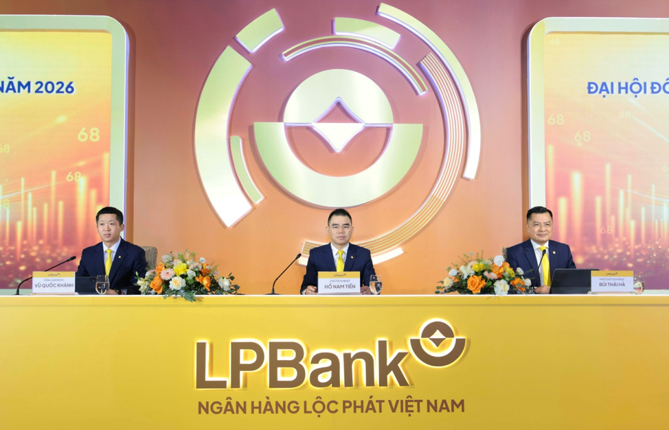 Đoàn Chủ tịch Đại hội đồng cổ đông thường niên năm 2026 LPBank. Ảnh: H.H.