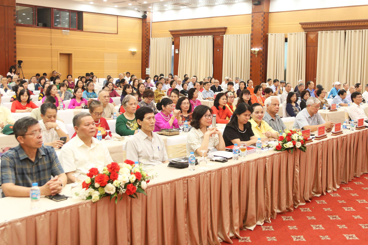 Các đại biểu tham dự Hội nghị.