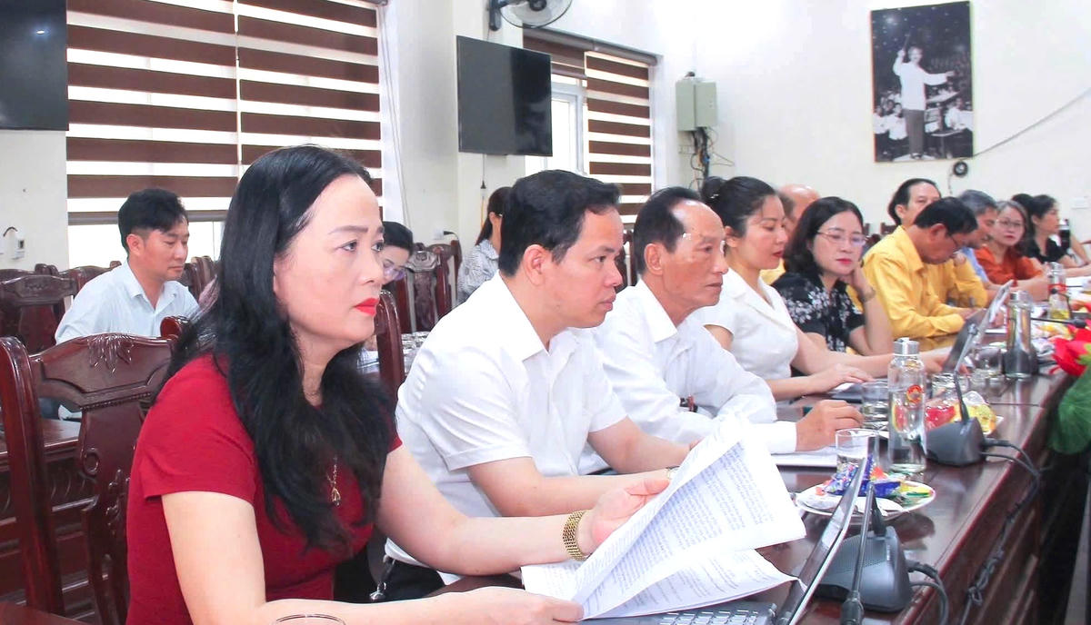 Đại diện lãnh đạo sở, ngành, MTTQ tỉnh tại hội nghị. Ảnh: ĐB