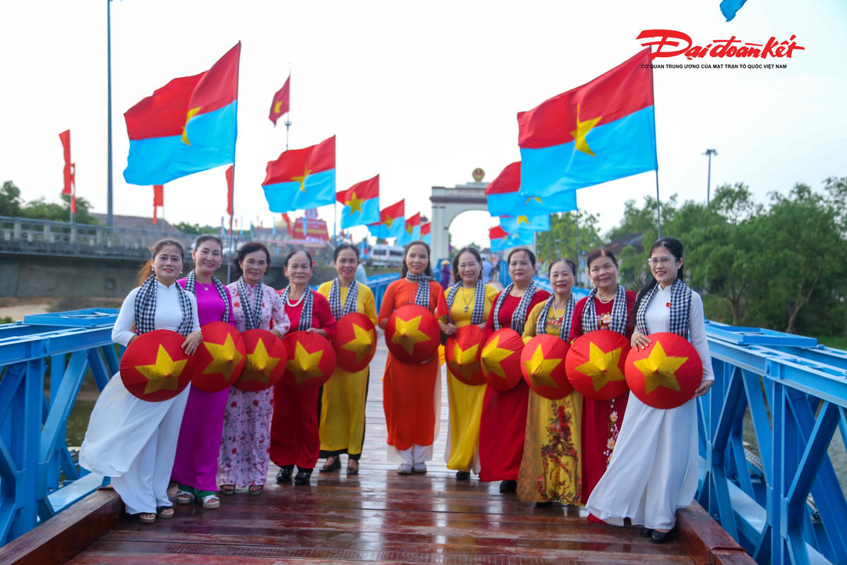 Đông đảo du khách đến Quảng Trị dịp nghỉ lễ Giỗ Tổ Hùng Vương