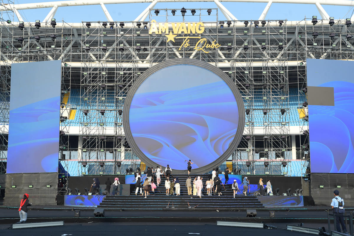 Sân khấu “Âm vang Tổ quốc” đã sẵn sàng.