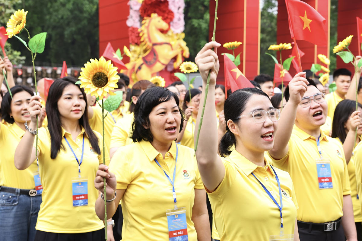 Hơn 100 Chủ tịch Công đoàn được vinh danh 