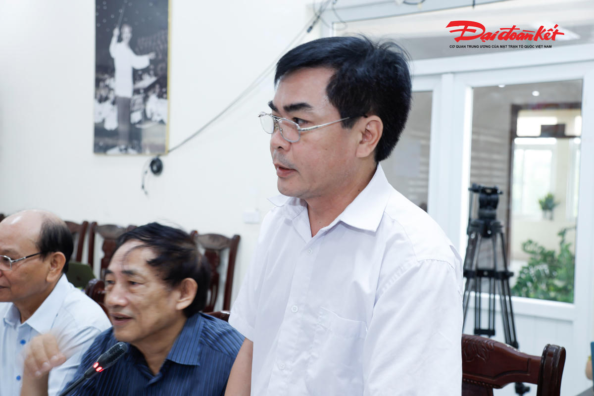 Ông Nguyễn Thế Thắng – Chủ tịch Hội Làm vườn tỉnh Nghệ An phát biểu tại hội nghị. Ảnh: ĐB