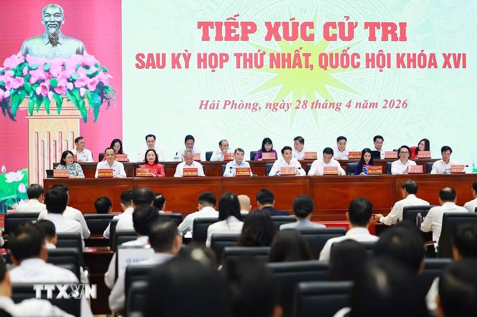 Thủ tướng Lê Minh Hưng và đoàn Đại biểu Quốc hội thành phố Hải Phòng tiếp xúc cử tri thành phố sau Kỳ họp thứ nhất, Quốc hội khóa XVI. (Ảnh: Dương Giang/TTXVN)
