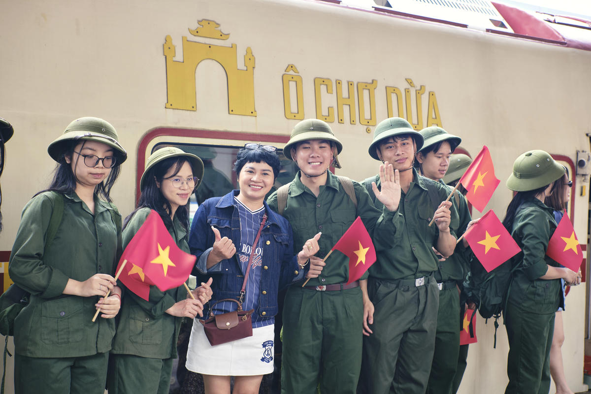 Ký ức lịch sử ngày 30/4 được tái hiện cùng hành trình của chuyến Tàu Hà Nội 5 Cửa Ô (Ảnh: BTC).

