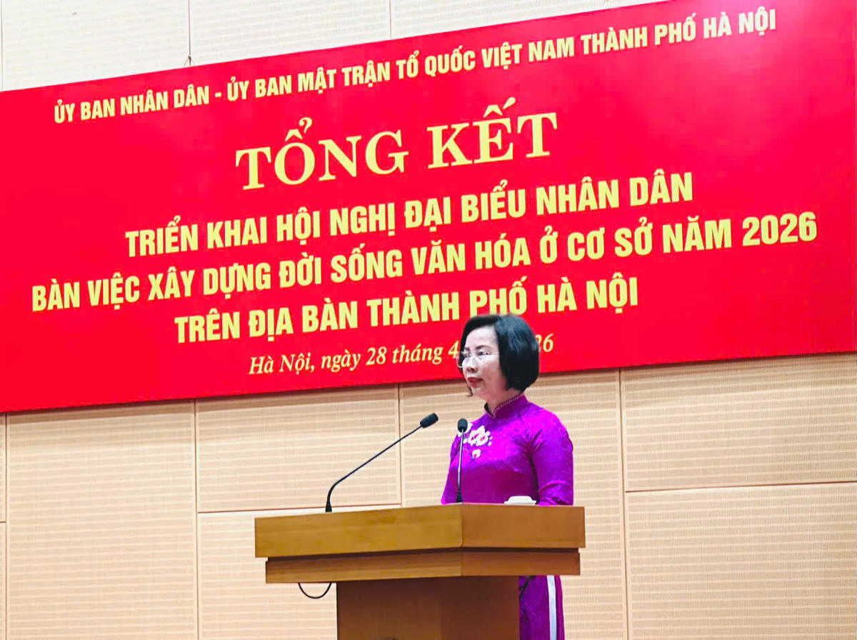 Phó Chủ tịch không chuyên trách Ủy ban Trung ương MTTQ Việt Nam, Ủy viên Ban Thường vụ Thành ủy, Chủ tịch Ủy ban MTTQ Việt Nam thành phố Bùi Huyền Mai phát biểu. Ảnh: PV