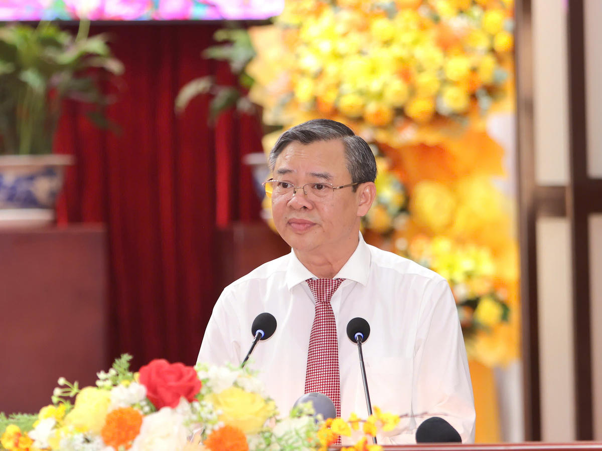 Chủ tịch UBND TP Cần Thơ Trương Cảnh Tuyên ôn lại truyền thống kỷ niệm 51 năm ngày Giải phóng miền Nam, thống nhất đất nước. Ảnh Phạm Ngọc&nbsp;