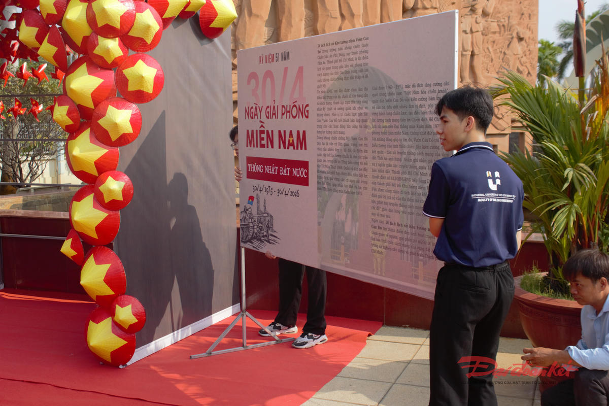 TP Hồ Chí Minh: Khu tưởng niệm Vườn Cau Đỏ thu hút giới trẻ dịp lễ 30/4