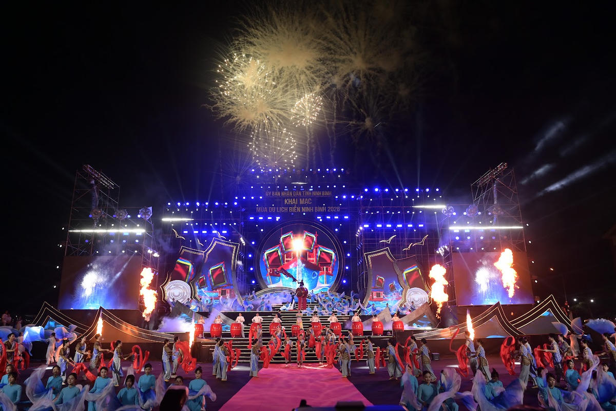 Tỉnh Ninh Bình khai mạc mùa du lịch biển năm 2026 vào tối ngày 28/4. Ảnh: Duy Hưng