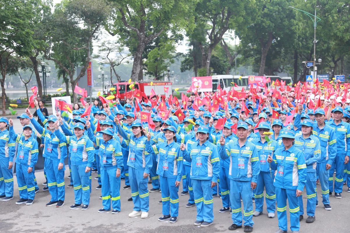 Hơn 100 Chủ tịch Công đoàn được vinh danh 