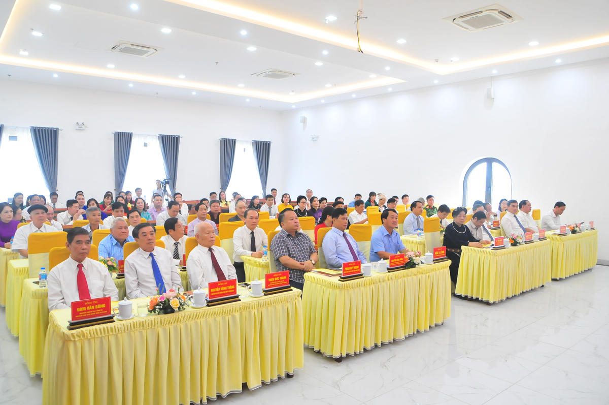 Các đại biểu dự lễ gặp mặt.&nbsp;Ảnh: Xuân Trường.