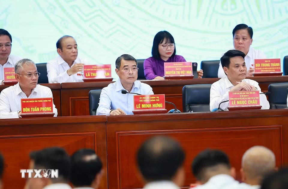 Thủ tướng Lê Minh Hưng tiếp xúc cử tri thành phố Hải Phòng sau Kỳ họp thứ nhất, Quốc hội khóa XVI. (Ảnh: Dương Giang/TTXVN)