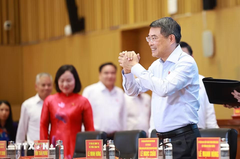 Thủ tướng Lê Minh Hưng tiếp xúc cử tri thành phố Hải Phòng sau Kỳ họp thứ nhất, Quốc hội khóa XVI. (Ảnh: Dương Giang/TTXVN)