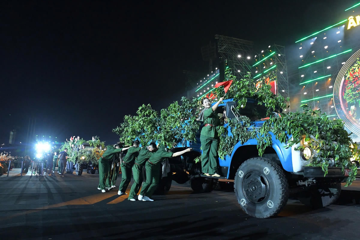 “Âm vang Tổ quốc” là lời hiệu triệu, để mỗi người Việt Nam cảm nhận sâu sắc niềm tự hào dân tộc và cùng nhau bước tới tương lai với niềm tin mạnh mẽ.