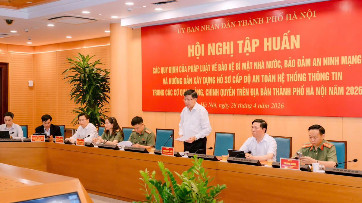 Hội nghị tập huấn được tổ chức trực tuyến từ điểm cầu trụ sở UBND TP đến điểm cầu 126 xã, phường. Ảnh: Đạt Lê