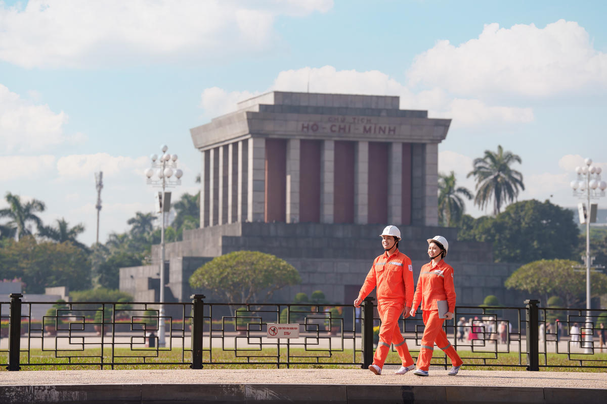 Rà soát hành lang lưới điện tại Quảng trường Ba Đình