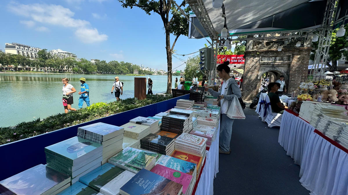 Mong chờ những hội sách hiện đại