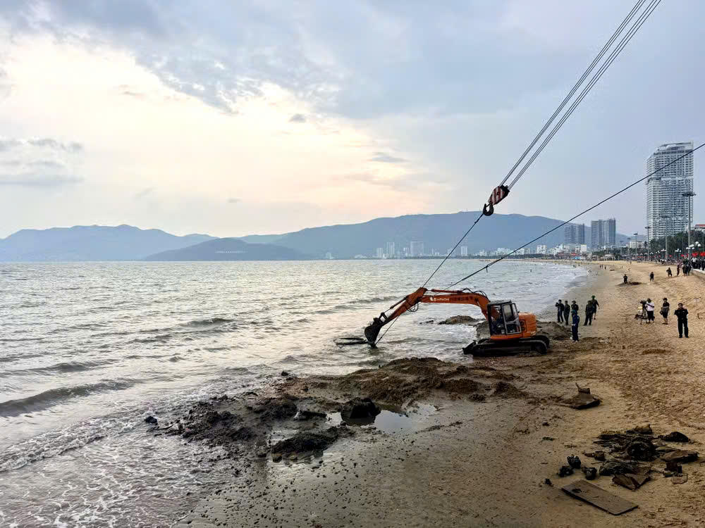 Khu vực bãi biển Quy Nhơn, tỉnh Gia Lai nơi phát hiện xác xe tăng. Ảnh: HP.