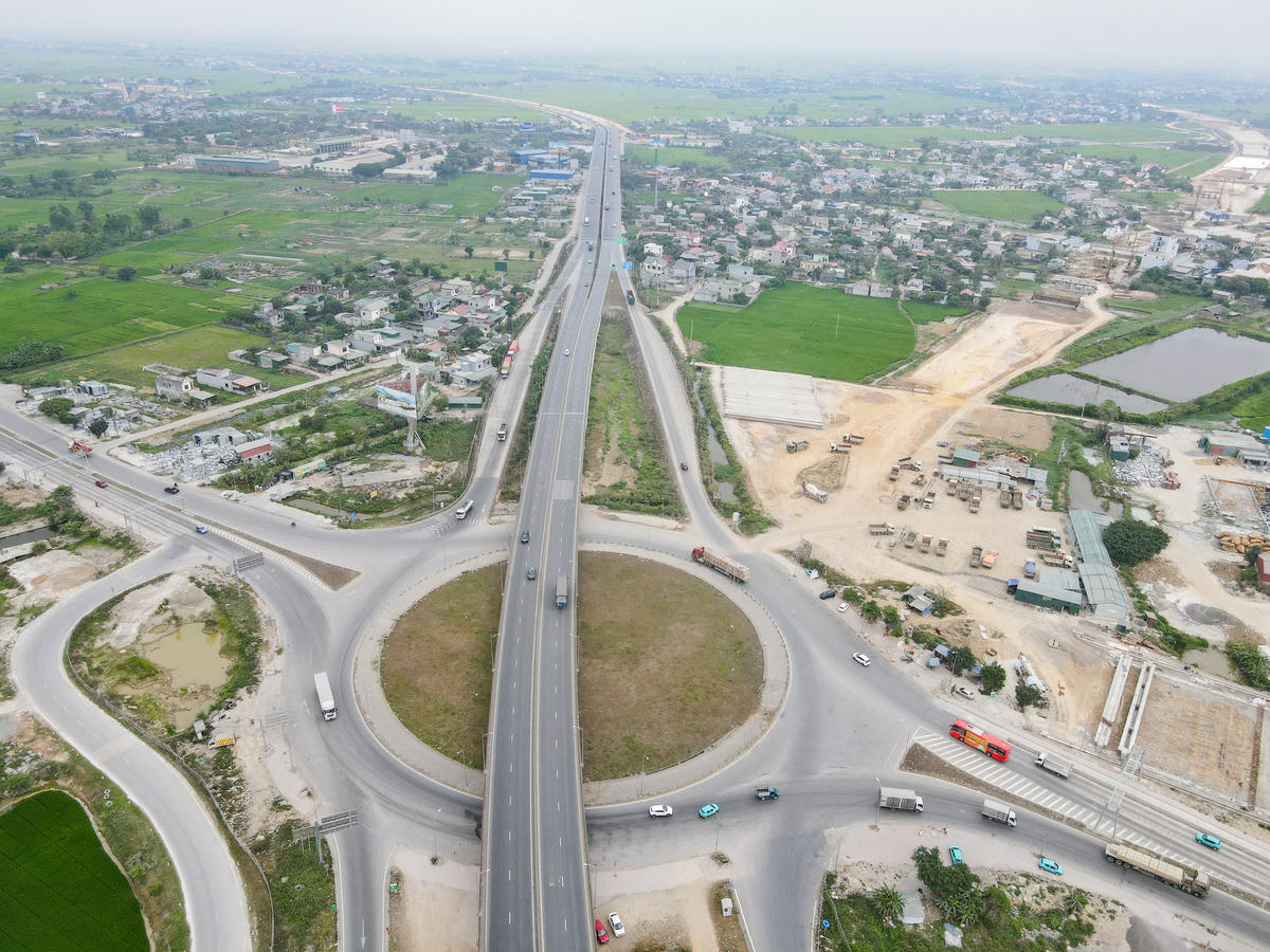 Điểm cuối dự án&nbsp;kết nối với đường cao tốc Mai Sơn - QL 45 thuộc địa phận xã Khánh Thượng. Ảnh: Đình Minh