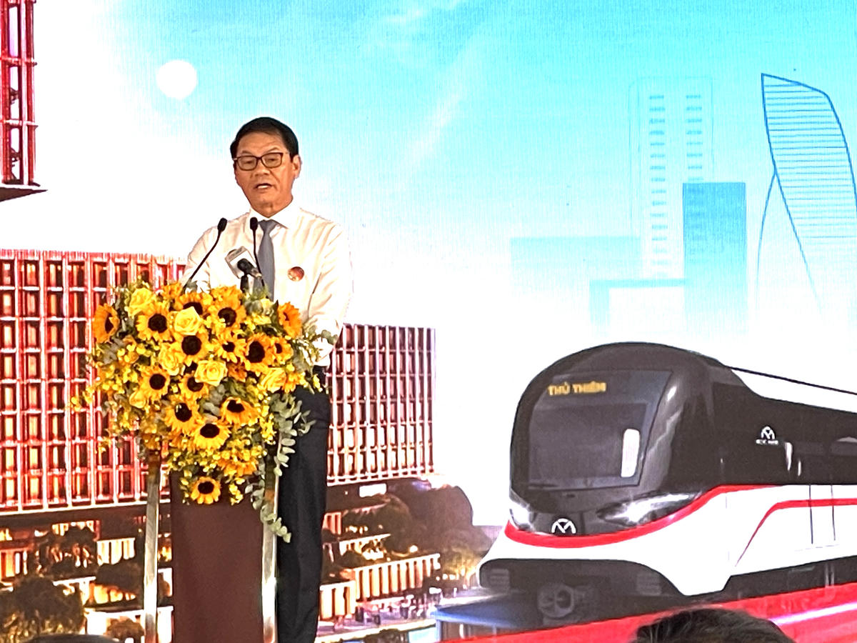 Ông Trần Bá Dương phát biểu tại buổi lễ. Ảnh: Đ.Xá.