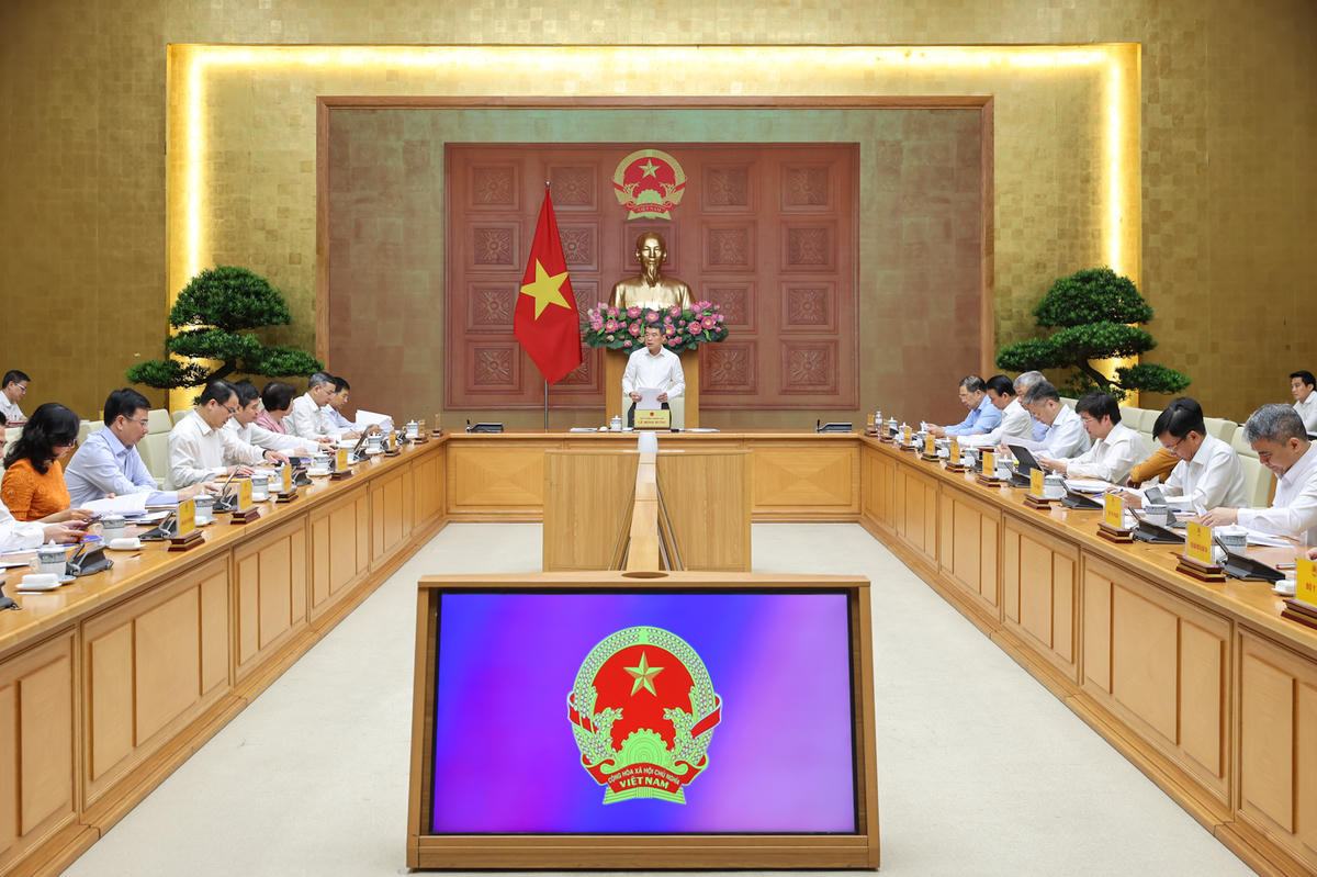 Thủ tướng Chính phủ Lê Minh Hưng chủ trì cuộc làm việc với Bộ Tài chính. Ảnh: Nhật Bắc