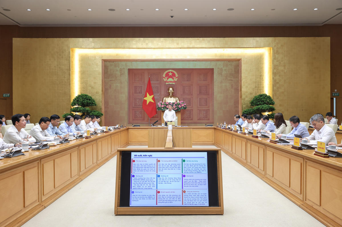 Thủ tướng Lê Minh Hưng chủ trì cuộc làm việc với Bộ Xây dựng. Ảnh: Nhật Bắc