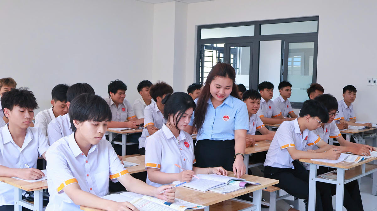 Tiết học văn hóa của học sinh Trường Cao đẳng Bách khoa Tây Nguyên
