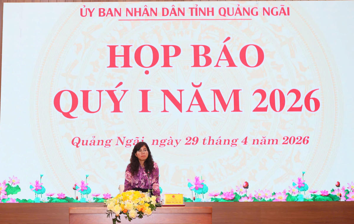 Giám đốc Sở Văn hóa, thể thao và Du lịch tỉnh Quảng Ngãi Phạm Thị Trung phát biểu kết luận buổi họp báo. Ảnh: Tấn Thành.