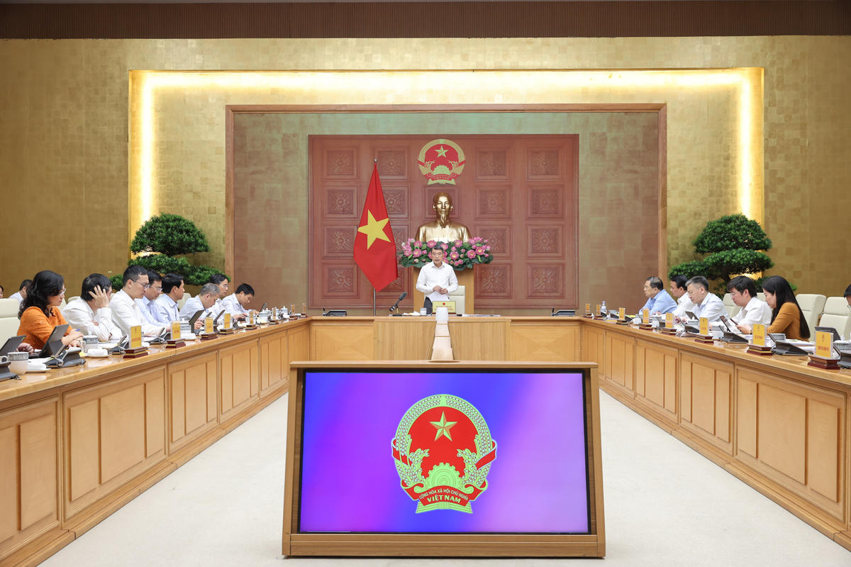 Thủ tướng Chính phủ Lê Minh Hưng&nbsp;chủ trì cuộc làm việc với Ngân hàng Nhà nước. Ảnh: Nhật Bắc