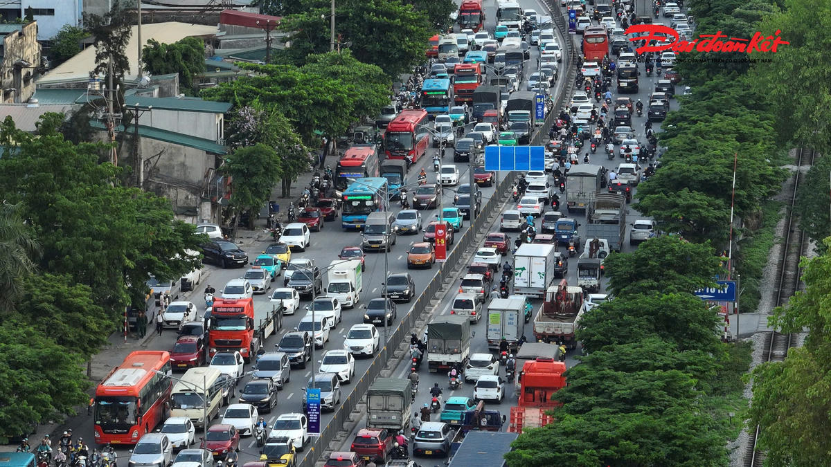 Theo Phòng CSGT Công an Hà Nội, đơn vị đã chủ động xây dựng kế hoạch, huy động tối đa lực lượng, phương tiện nhằm đảm bảo giao thông thông suốt, kiềm chế tai nạn.&nbsp;