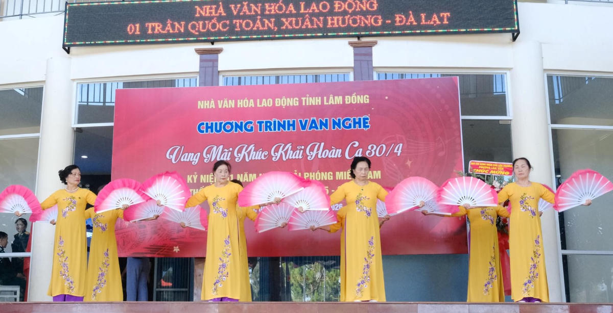 Nhiều tiết mục văn nghệ mang đến cho khán giả nhiều cung bậc cảm xúc.