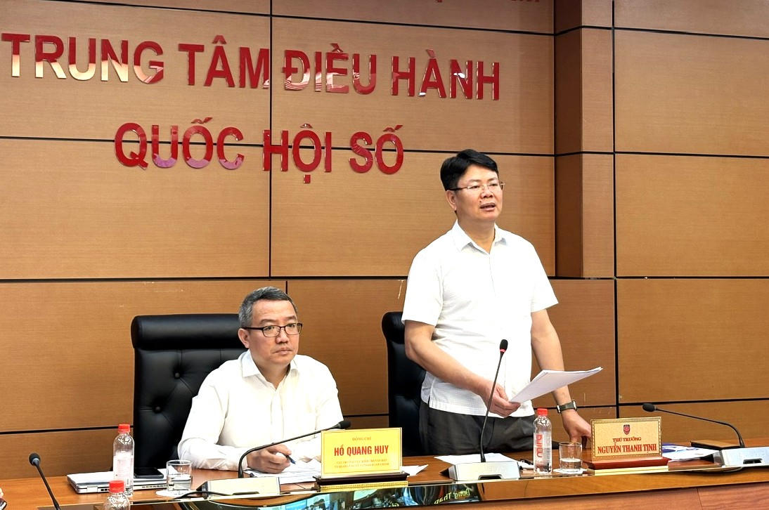 Thứ trưởng Bộ Tư pháp Nguyễn Thanh Tịnh điều hành Hội nghị.