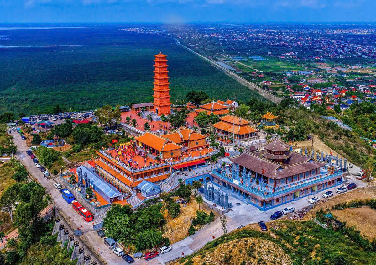 Quần thể tâm linh Tháp Tường Long, một địa chỉ 'hút' khách tại phường Đồ Sơn. Ảnh: TH.&nbsp;