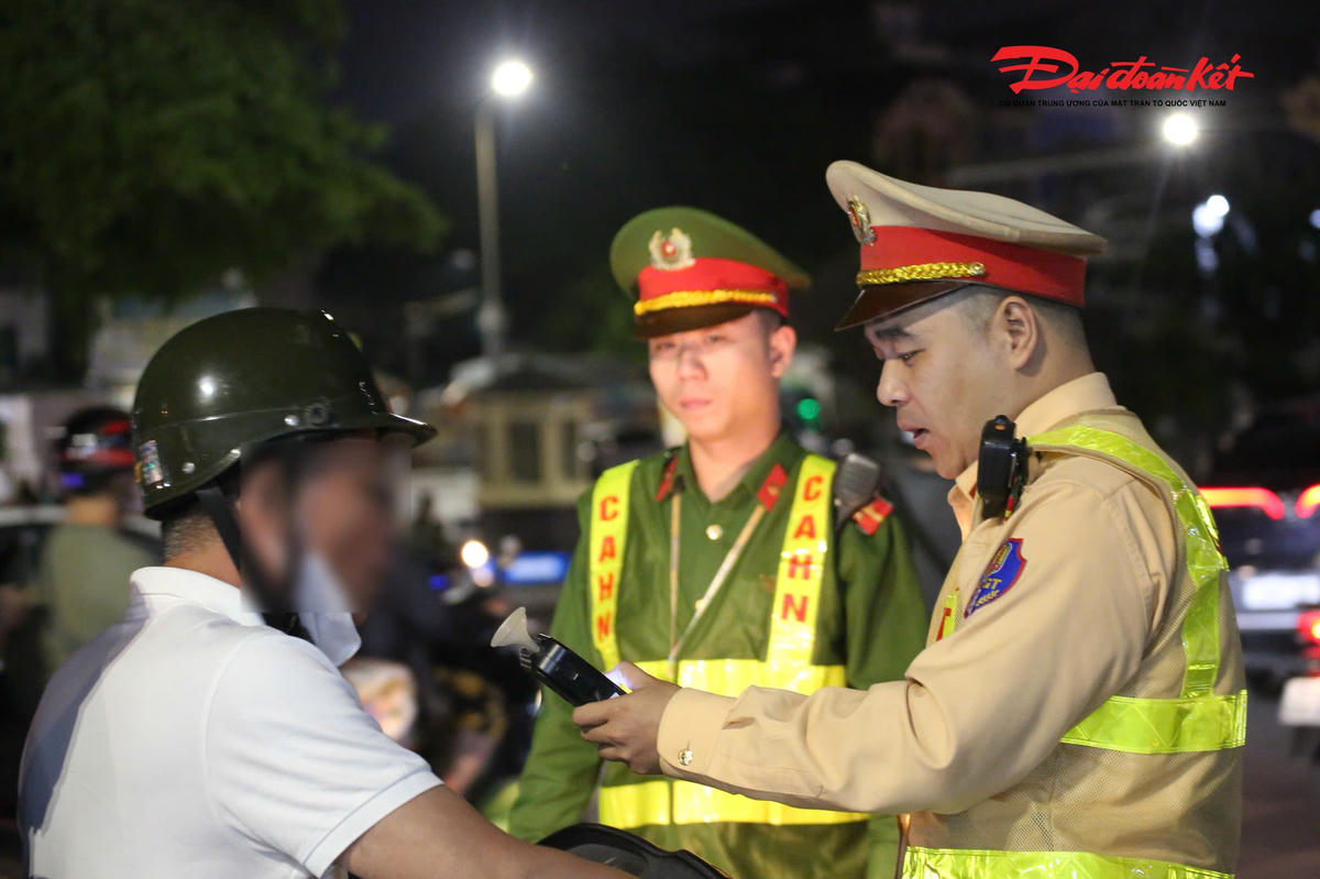 Xuyên lễ 30/4 - 1/5: CSGT Hà Nội siết chặt nồng độ cồn, nhiều tài xế vi phạm
