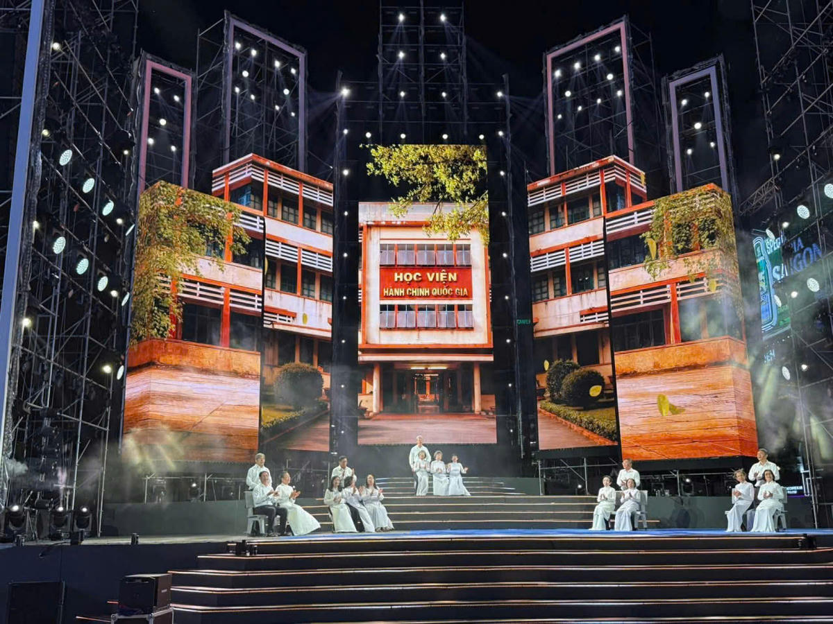 Chương trình nghệ thuật "Tình ca đất nước" được truyền hình trực tiếp trên VTV9. Ảnh: Ngọc Hiền