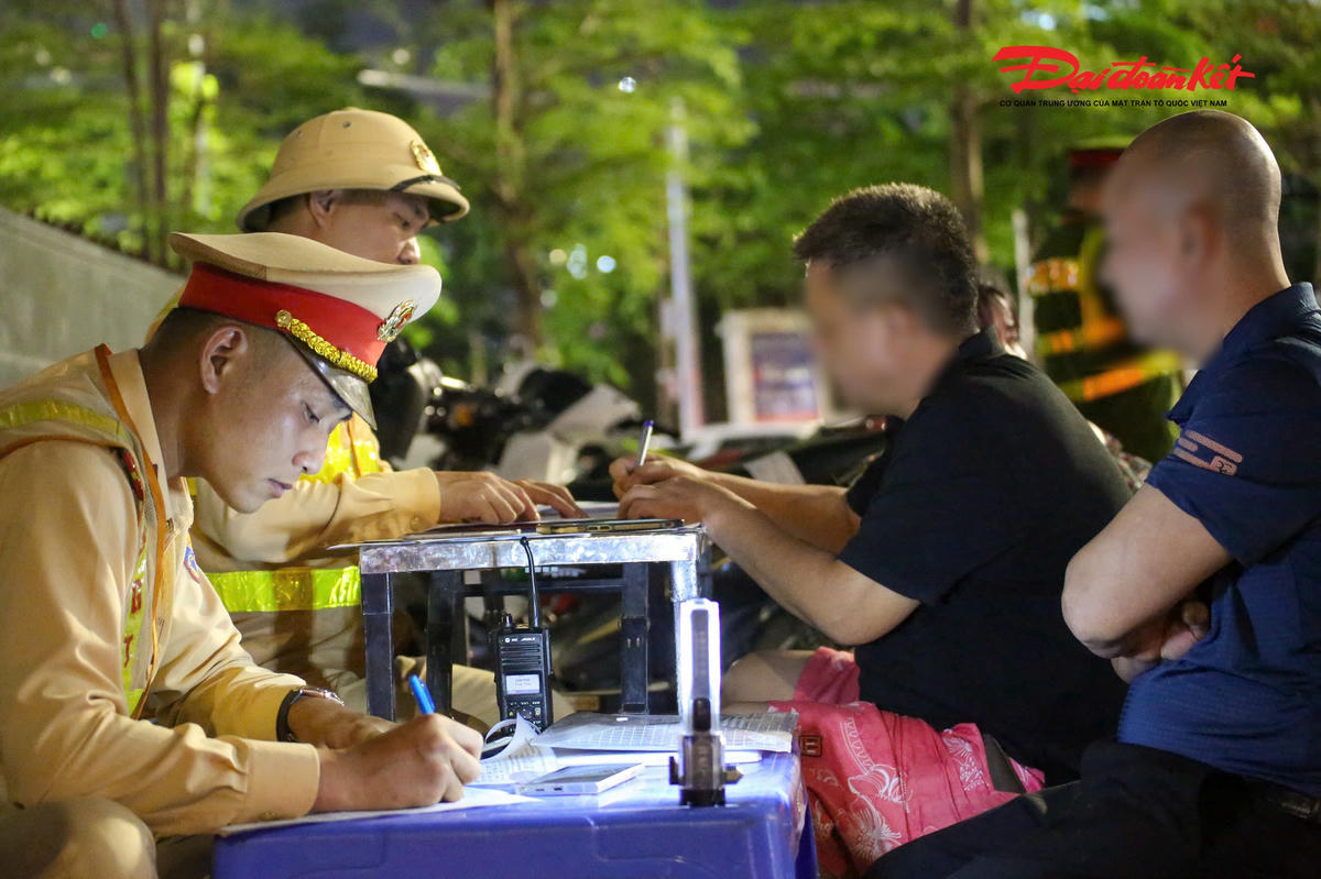 Xuyên lễ 30/4 - 1/5: CSGT Hà Nội siết chặt nồng độ cồn, nhiều tài xế vi phạm