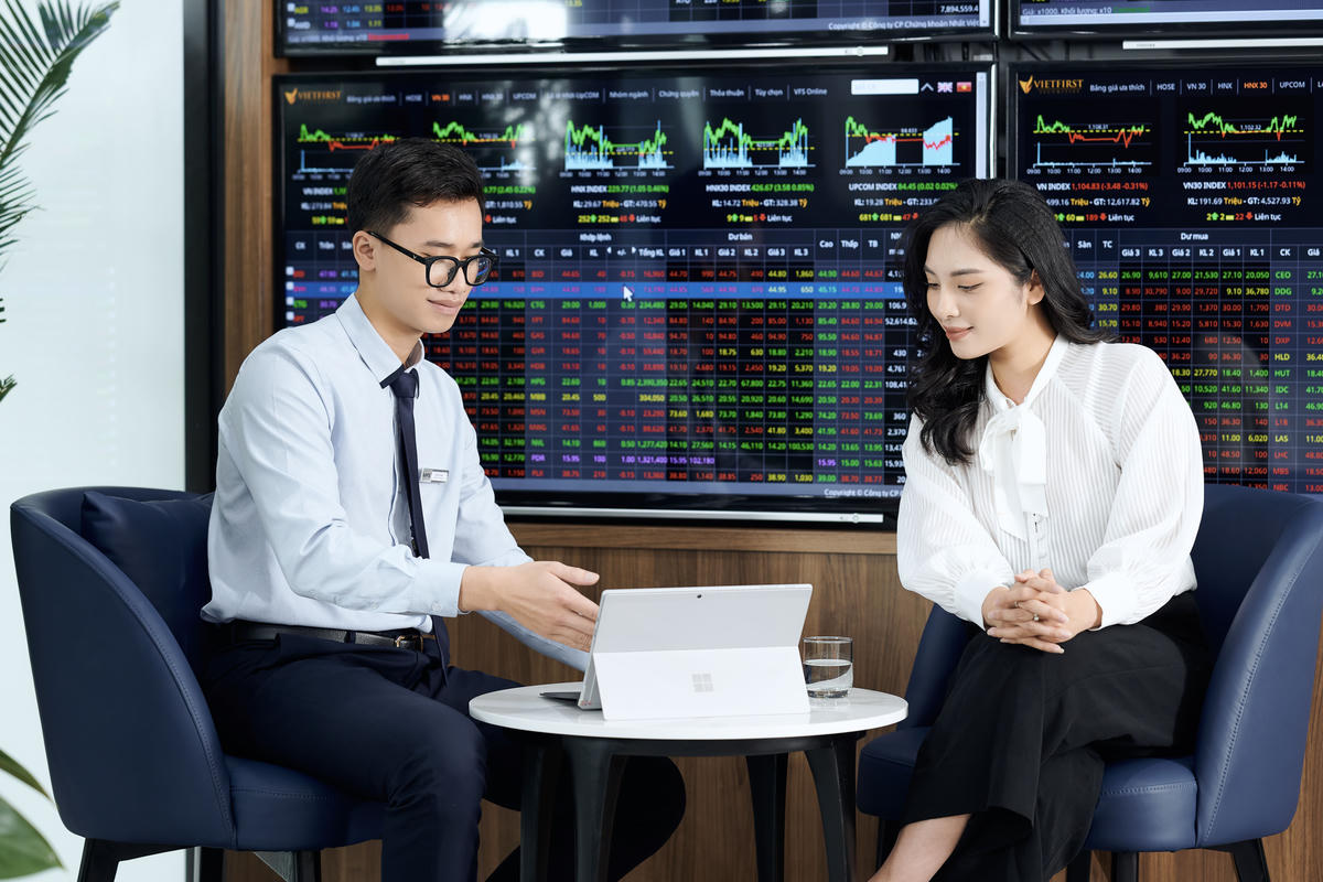 Giá trị giao dịch bình quân tháng 4 đạt hơn 24.300 tỷ đồng/phiên. Ảnh: T.H.H