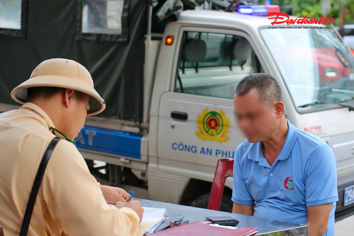 Dòng xe rời Thủ đô, giao thông cửa ngõ phía Đông vẫn thông suốt