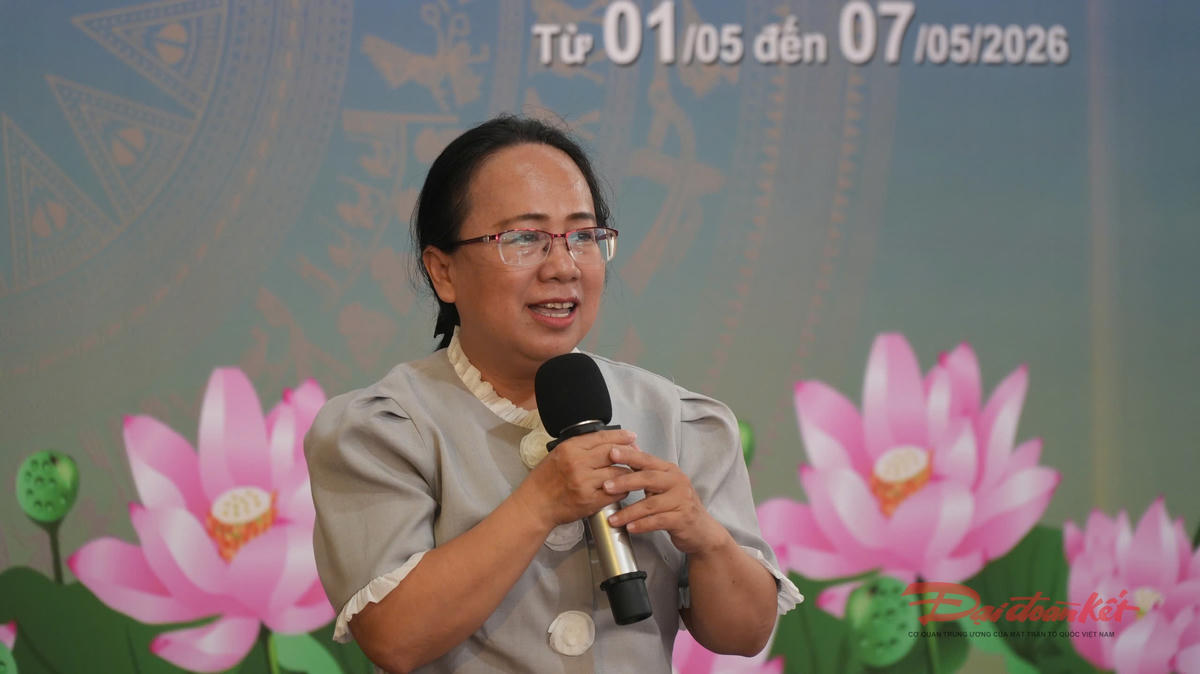 Bà Đinh Thị Thanh Thủy, Phó Trưởng Ban Tuyên giáo và Dân vận Thành ủy TP Hồ Chí Minh phát biểu. Ảnh: Nguyễn Phúc.